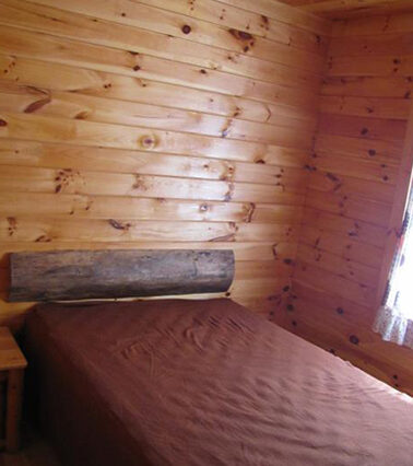 cabin4_bedroom2_big