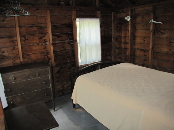 Cabin 13 bedroom